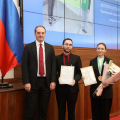 В Правительстве Иркутской области состоялась встреча первого заместителя Губернатора Иркутской области Колесова Романа Андреевича с призерами чемпионата по профессиональному мастерству «Профессионалы - 2025»