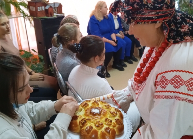 В Доме культуры с. Бельск прошли посиделки для всех возрастов «Батюшка ПОКРОВ»